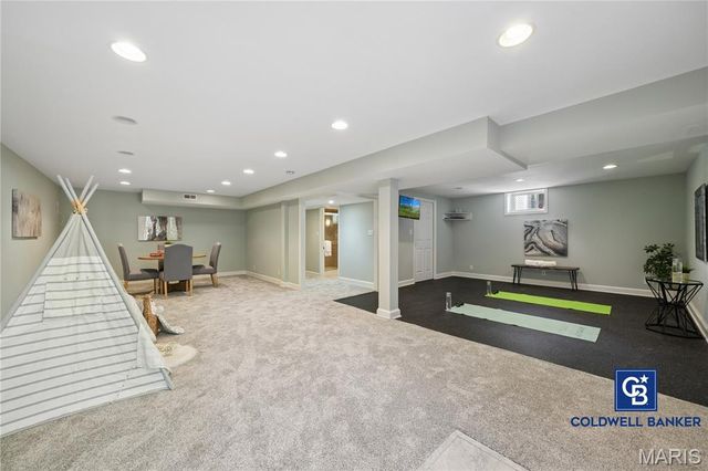 2 Almont, Ladue, MO 63124