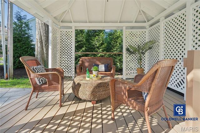 2 Almont, Ladue, MO 63124