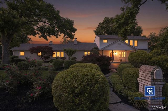 2 Almont, Ladue, MO 63124