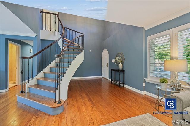 2 Almont, Ladue, MO 63124