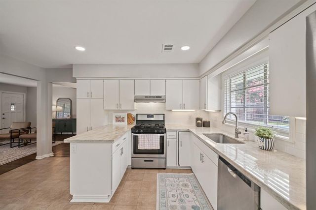 2111 Bron Holly Drive, Houston, TX 77018
