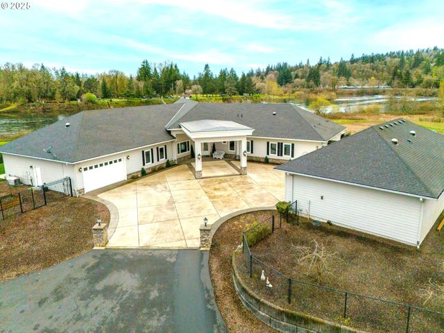 2567 Lewis River Rd, Woodland, WA 98674