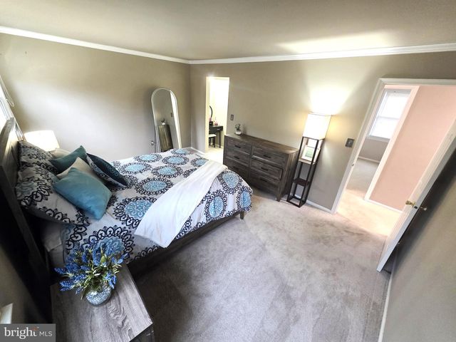 222 BARBERRY DR, Wilmington, DE 19808