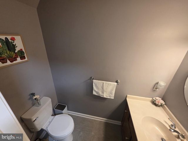 222 BARBERRY DR, Wilmington, DE 19808