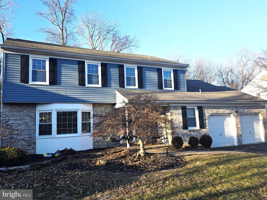 222 BARBERRY DR, Wilmington, DE 19808