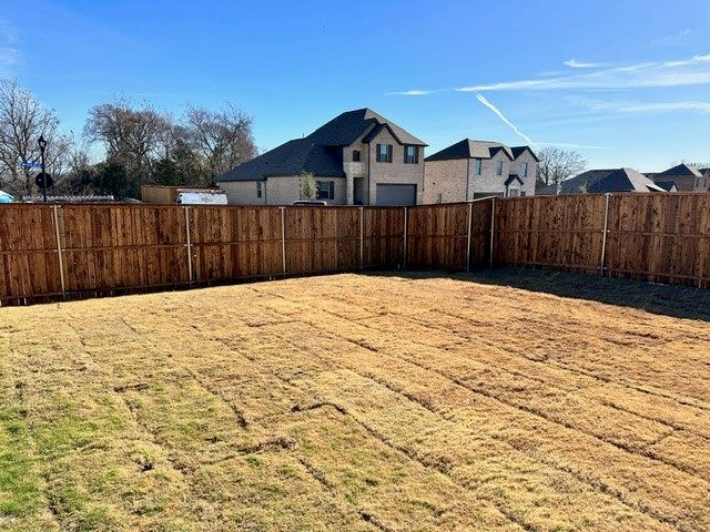 509 Brook View Drive, Van Alstyne, TX 75495