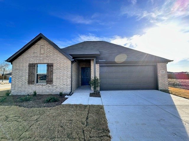 509 Brook View Drive, Van Alstyne, TX 75495