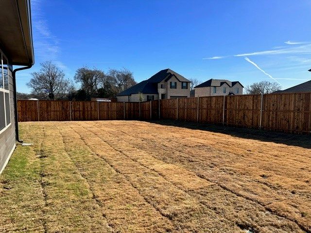 509 Brook View Drive, Van Alstyne, TX 75495