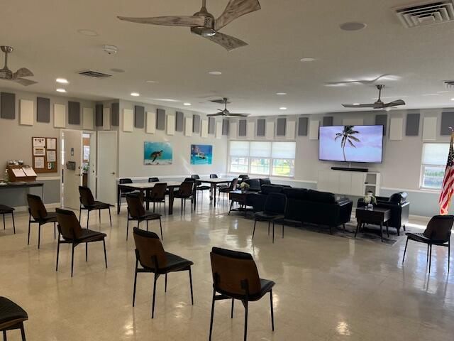 1157 S Drive Circle C, Delray Beach, FL 33445