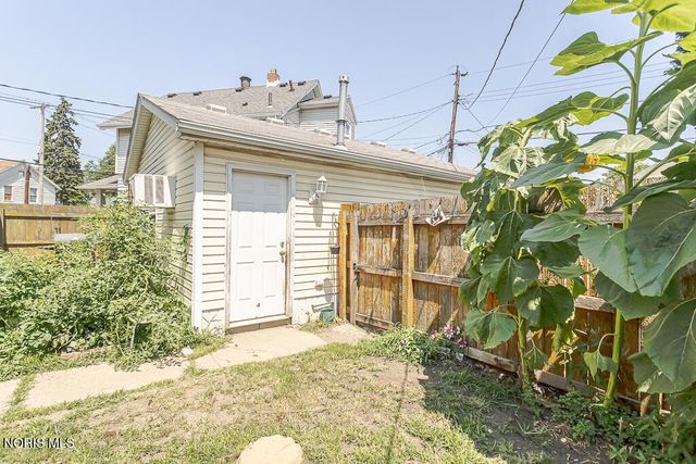 577 Dover Place, Toledo, OH 43605