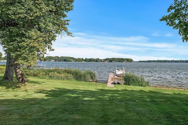 3705 Shore Drive N, Wayzata, MN 55391