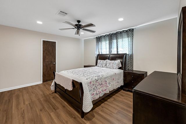 18210 Barbuda Lane, Nassau Bay, TX 77058