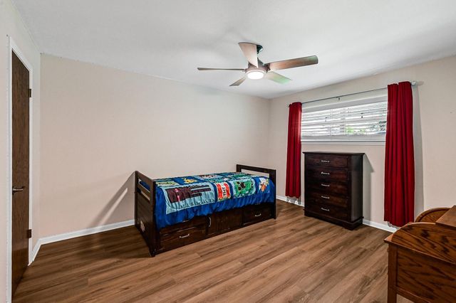 18210 Barbuda Lane, Nassau Bay, TX 77058