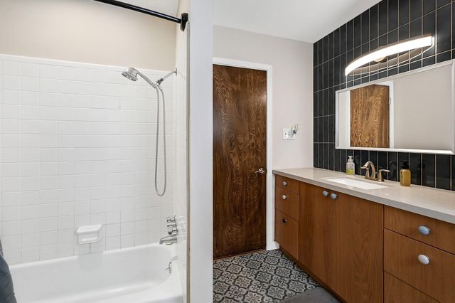 18210 Barbuda Lane, Nassau Bay, TX 77058