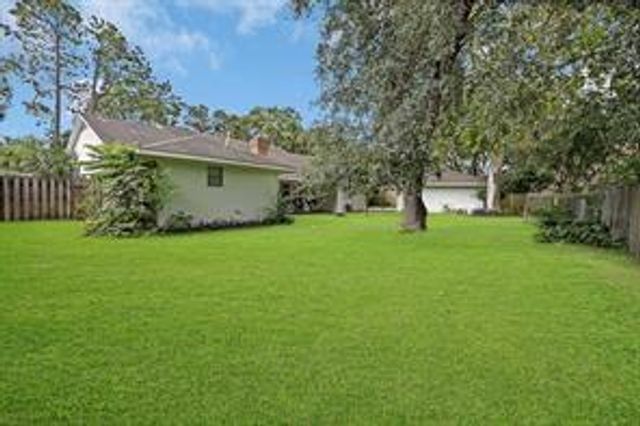 18210 Barbuda Lane, Nassau Bay, TX 77058