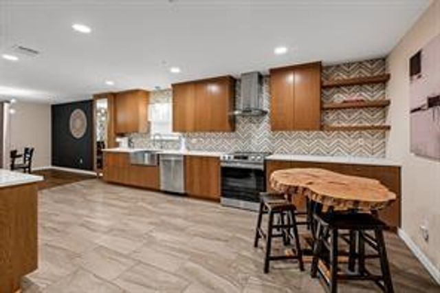 18210 Barbuda Lane, Nassau Bay, TX 77058