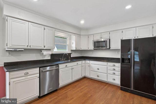 4073 BRIDGEHAMPTON LN, Virginia Beach, VA 23455