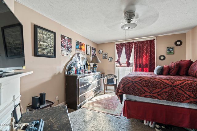 2733 Dumesnil St, Louisville, KY 40211