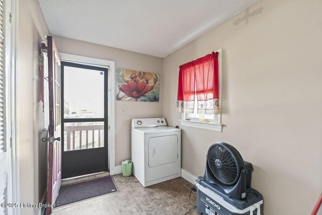 2733 Dumesnil St, Louisville, KY 40211