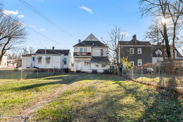 2733 Dumesnil St, Louisville, KY 40211