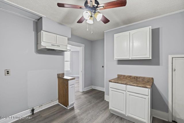 2733 Dumesnil St, Louisville, KY 40211