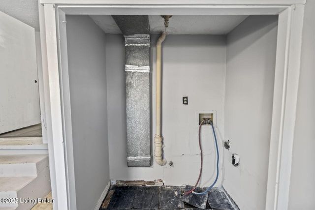 2733 Dumesnil St, Louisville, KY 40211