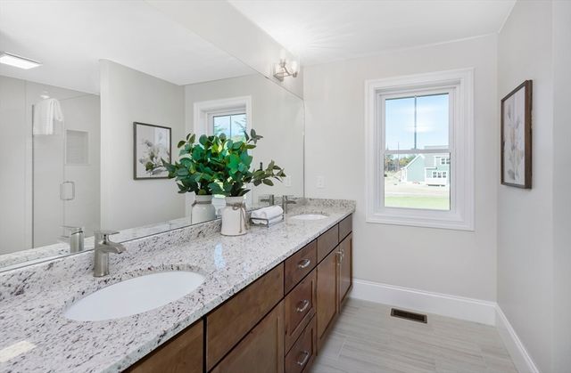137 County, Amherst, NH 03031