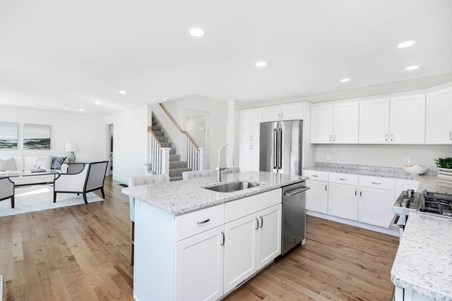 137 County, Amherst, NH 03031