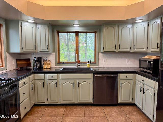 634 Glen Street, Queensbury, NY 12804