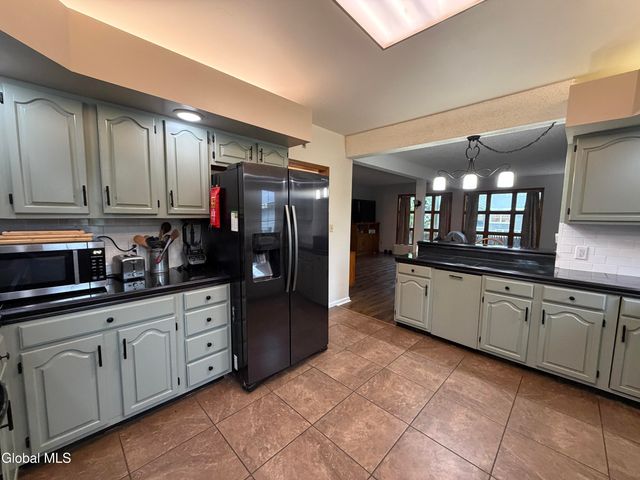 634 Glen Street, Queensbury, NY 12804