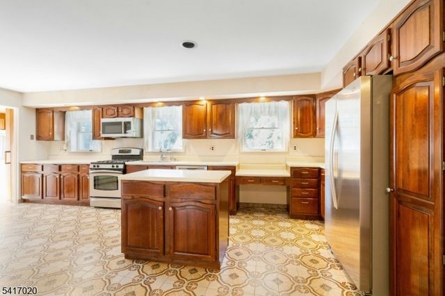 506 Ewing Ave, Franklin Lakes Boro, NJ 07417