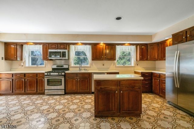 506 Ewing Ave, Franklin Lakes Boro, NJ 07417