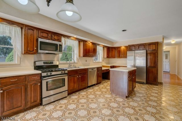 506 Ewing Ave, Franklin Lakes Boro, NJ 07417