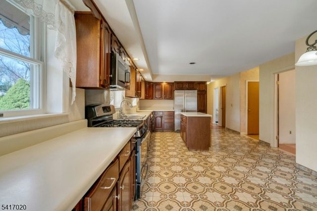 506 Ewing Ave, Franklin Lakes Boro, NJ 07417