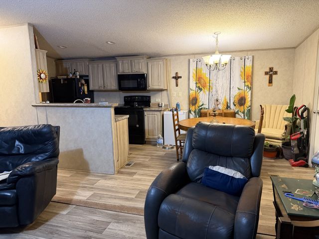 208 Farmhouse, Springtown, TX 76082