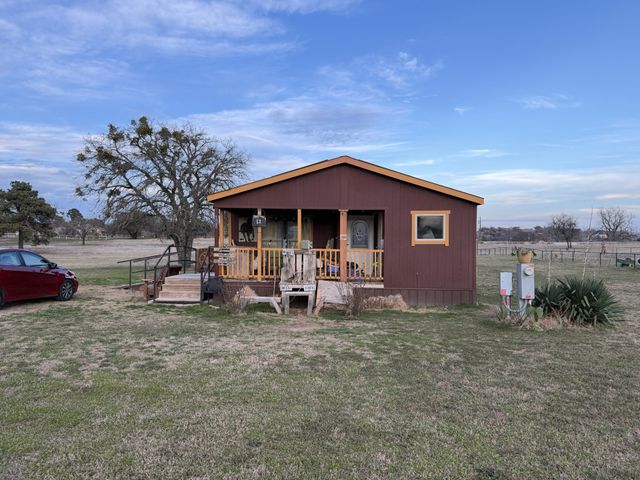 208 Farmhouse, Springtown, TX 76082