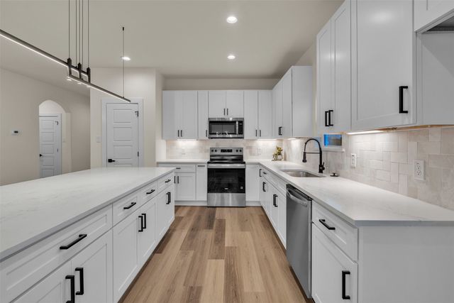1442 E Allen Avenue, Fort Worth, TX 76104