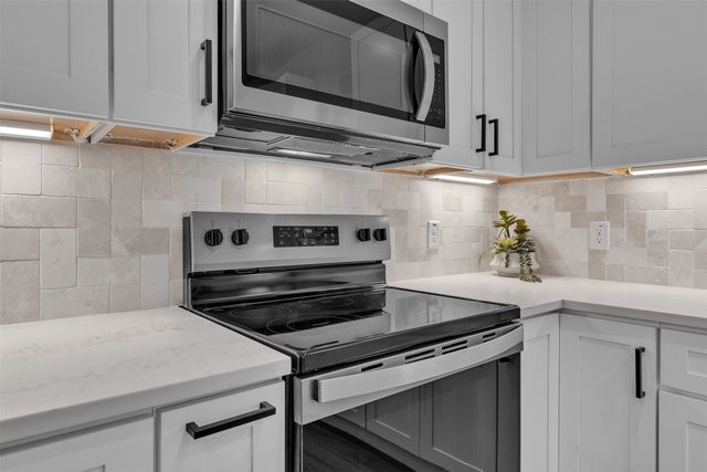 1442 E Allen Avenue, Fort Worth, TX 76104
