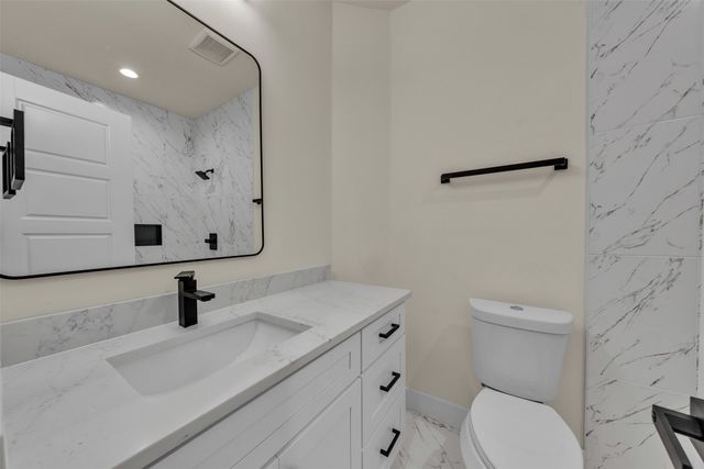 1442 E Allen Avenue, Fort Worth, TX 76104