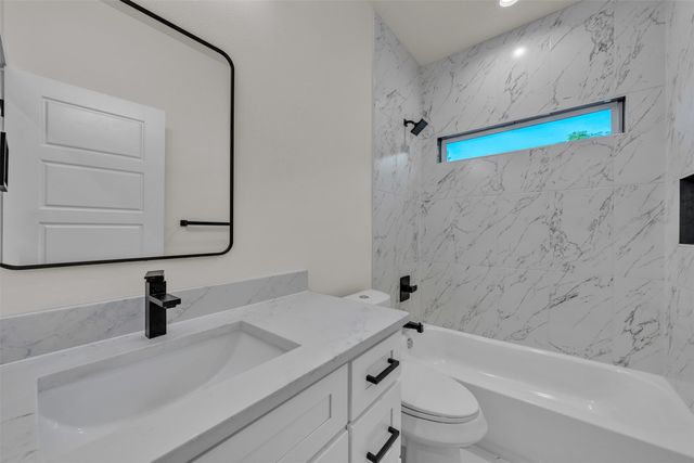 1442 E Allen Avenue, Fort Worth, TX 76104