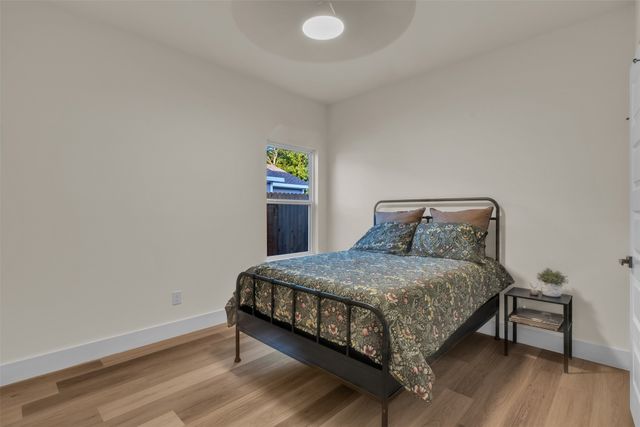 1442 E Allen Avenue, Fort Worth, TX 76104