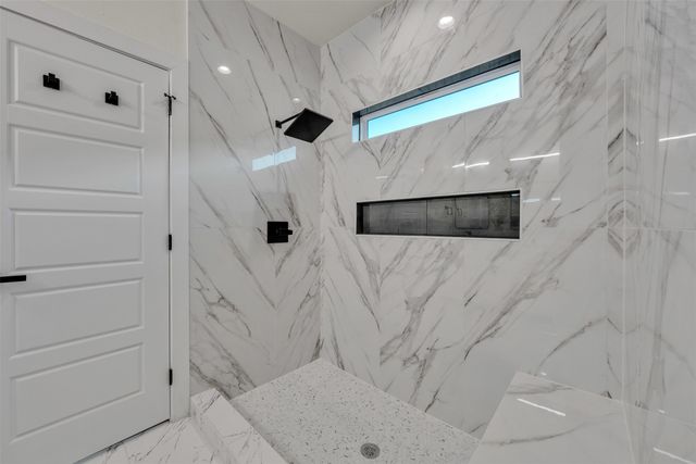1442 E Allen Avenue, Fort Worth, TX 76104