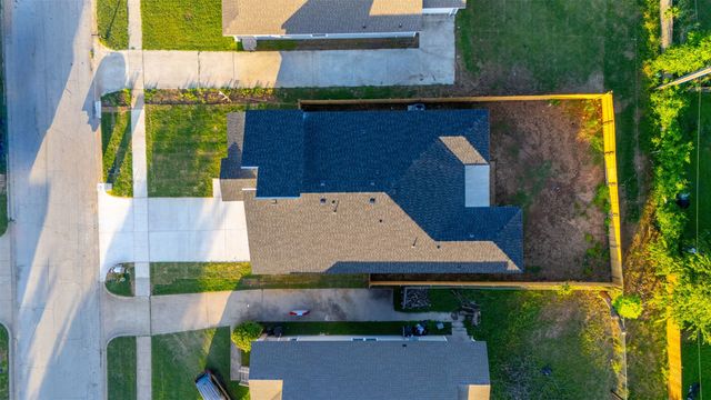 1442 E Allen Avenue, Fort Worth, TX 76104