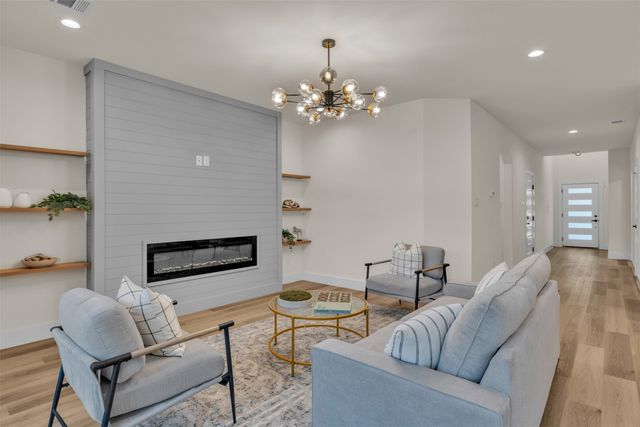 1442 E Allen Avenue, Fort Worth, TX 76104