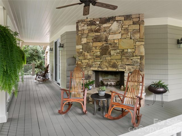 38 Cheshire Drive, Black Mountain, NC 28711