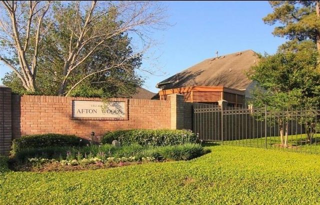 1211 Campton Court, Houston, TX 77055