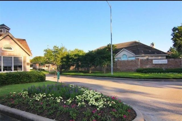 1211 Campton Court, Houston, TX 77055