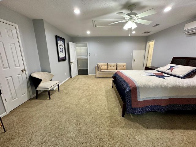 1211 Campton Court, Houston, TX 77055