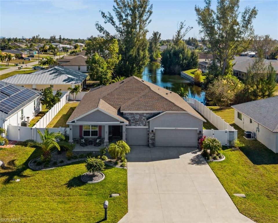 Image 1 of property listing at 2213 SW 7th PL, Cape Coral, FL 33991
