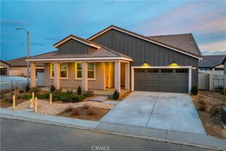 8812 W Dale Drive, Lancaster, CA 93536